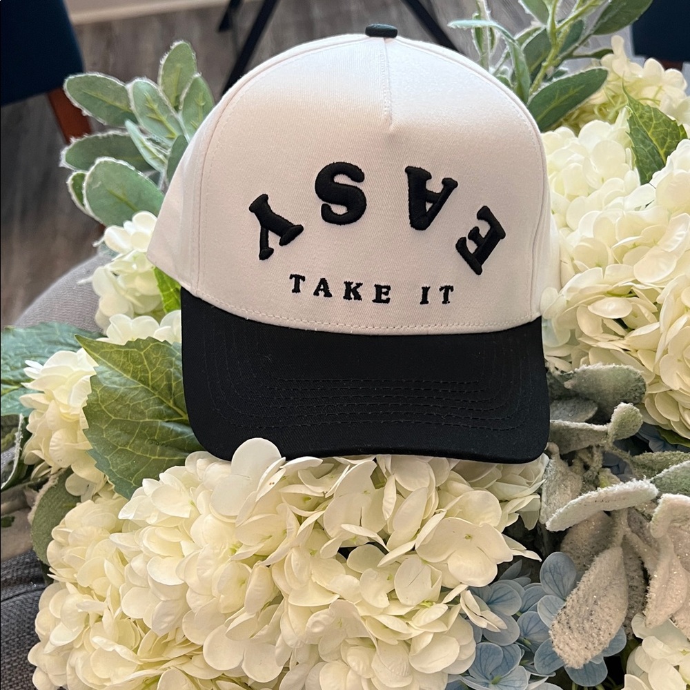 Black and White 'Easy Take It' Women's Cap